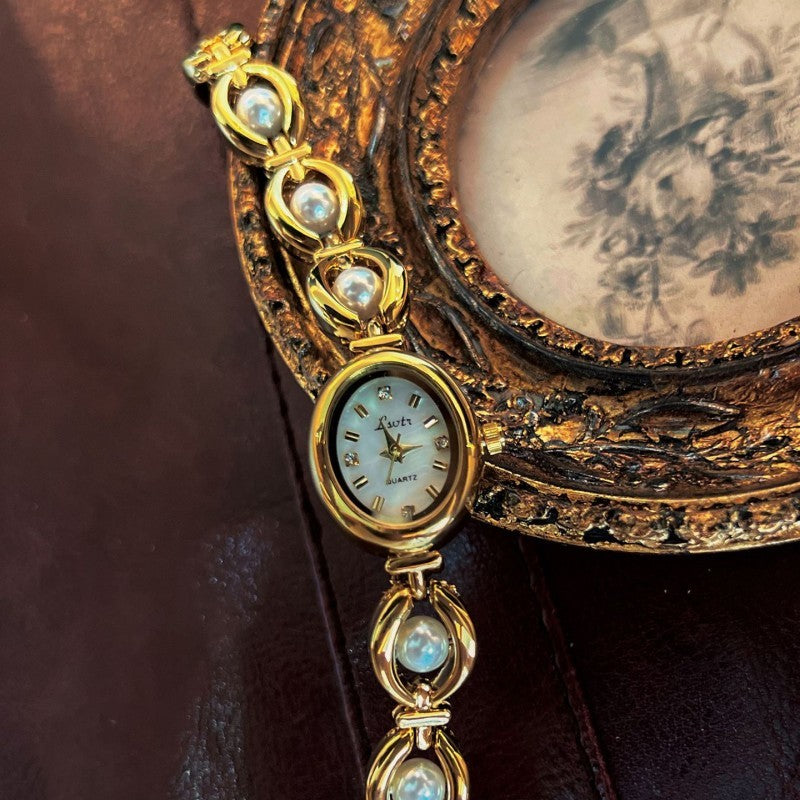 Medusa's Pearl Watch